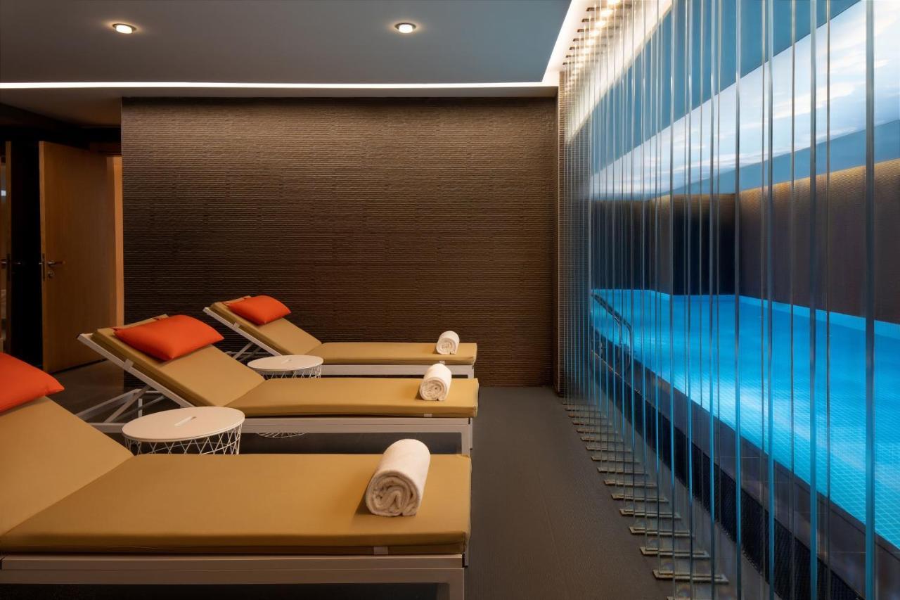 Sheraton Istanbul City Center Esterno foto