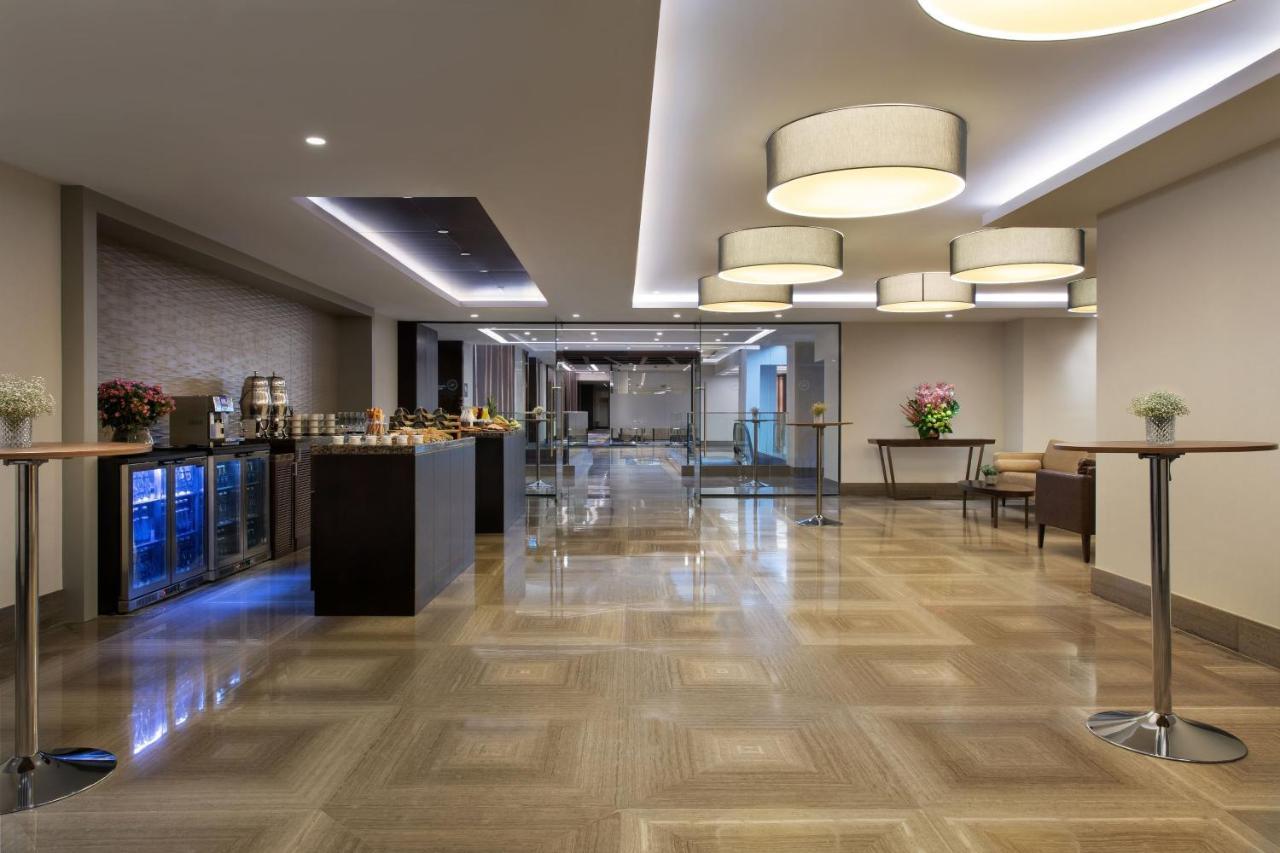 Sheraton Istanbul City Center Esterno foto