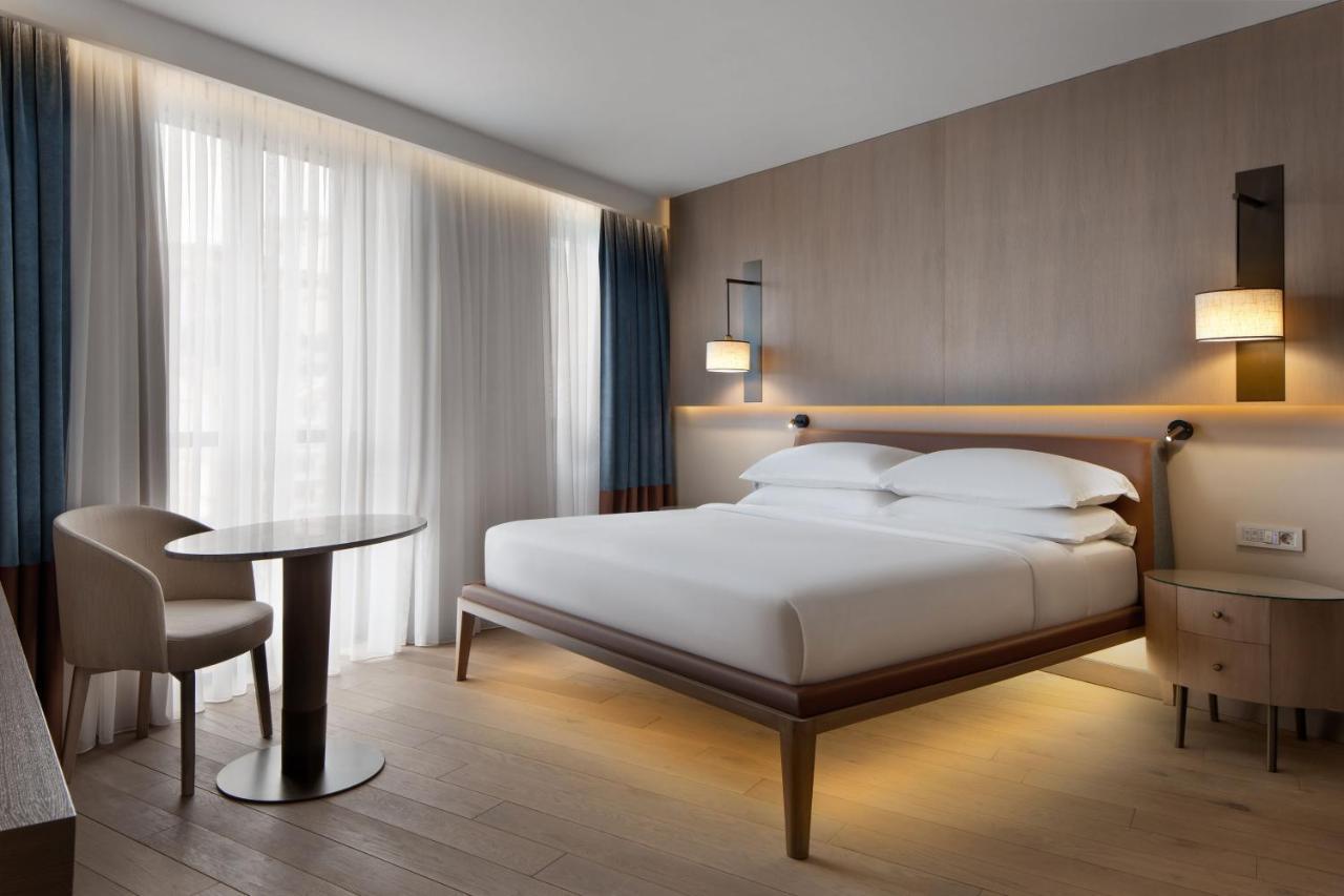 Sheraton Istanbul City Center Esterno foto