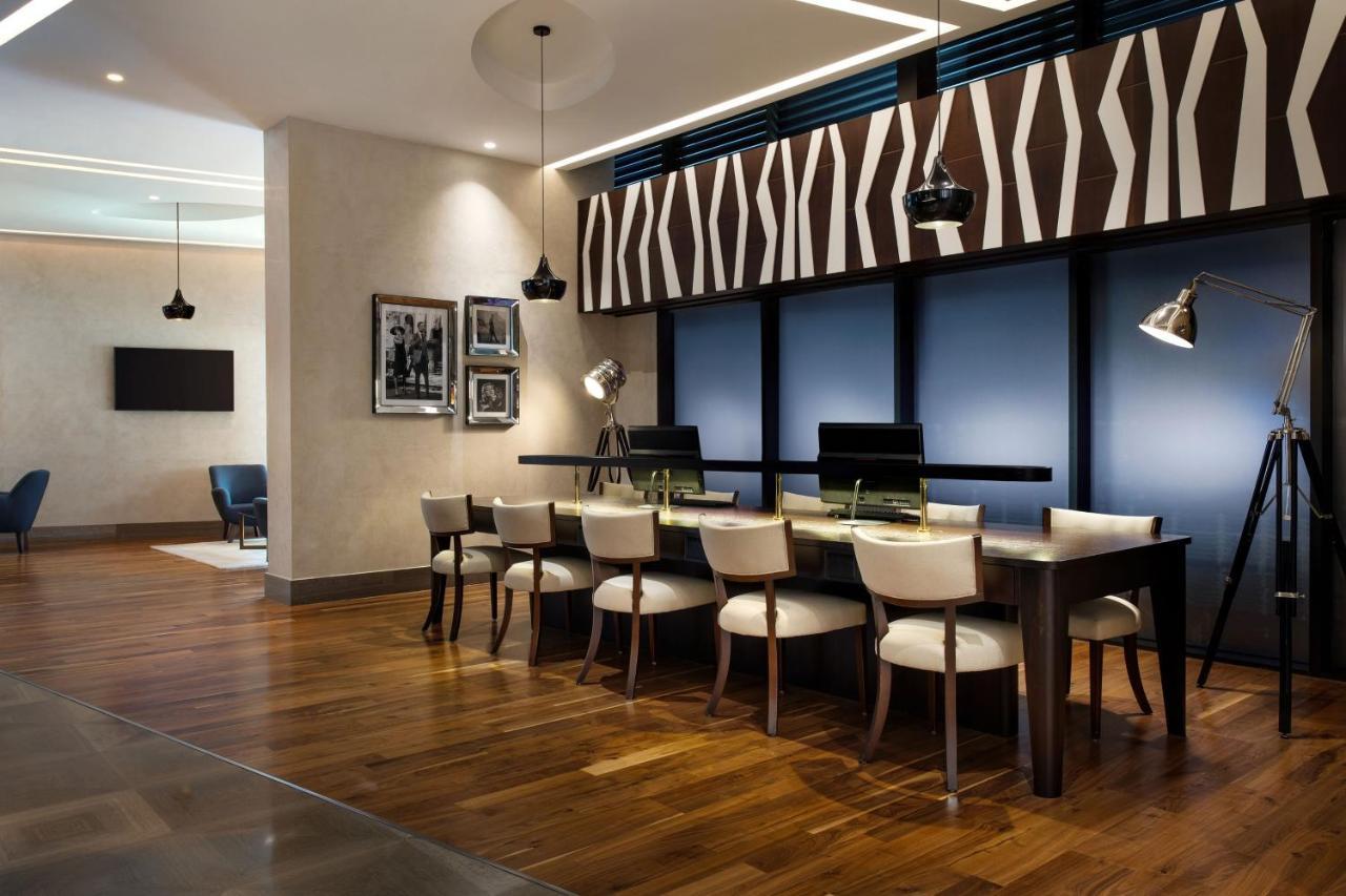 Sheraton Istanbul City Center Esterno foto