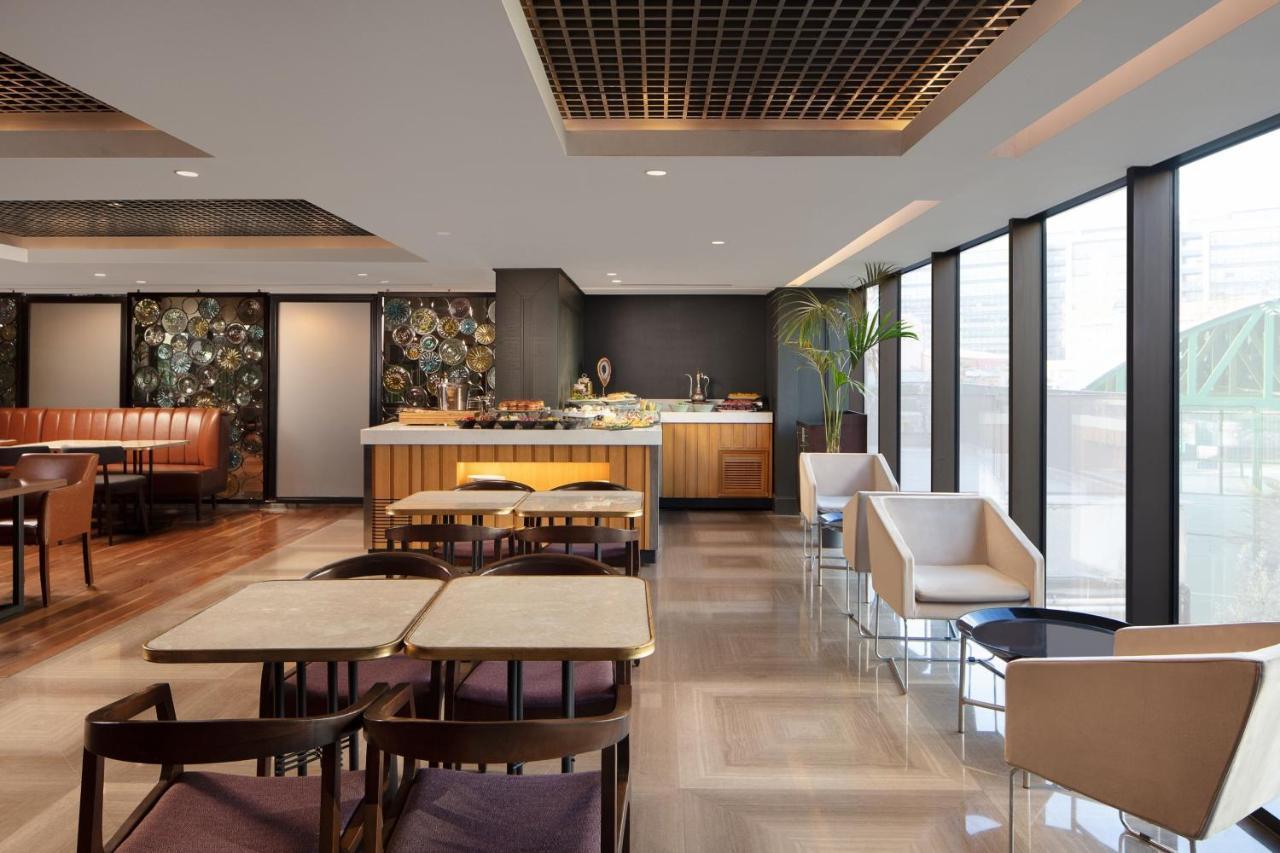 Sheraton Istanbul City Center Esterno foto