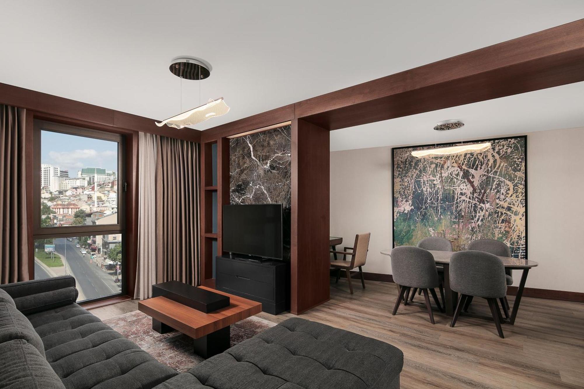 Sheraton Istanbul City Center Esterno foto